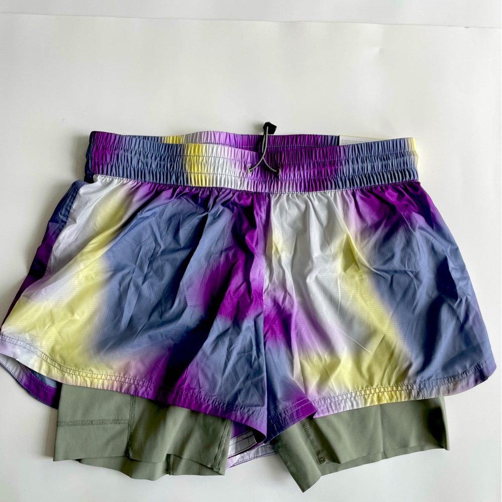 H&M MOVE RUNNING SHORTS Brand New With Tag
